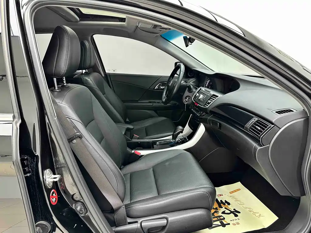 Honda Accord 2017 — фото 17