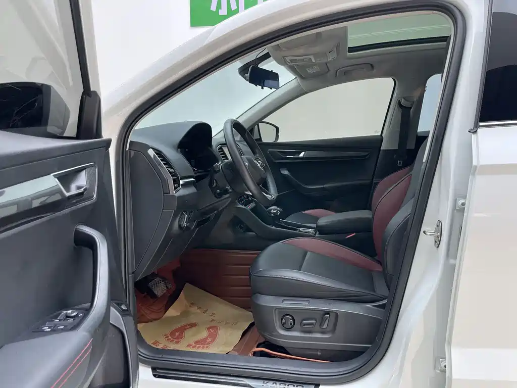 Skoda Karoq 2023 — фото 21