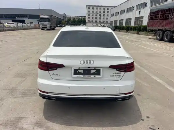 Audi A4L 2019