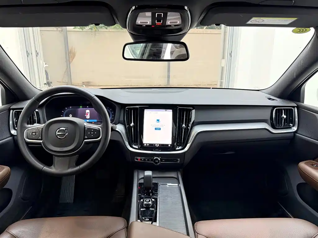 Volvo S60 2025 — фото 16