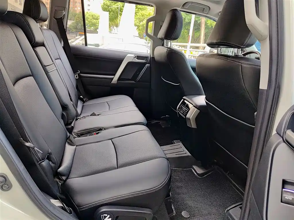 Toyota Prado 2018 — фото 11