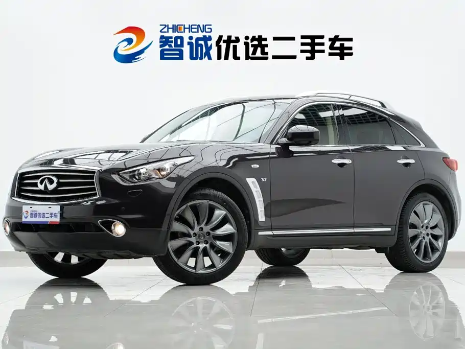Infiniti QX70 2015 — фото 1