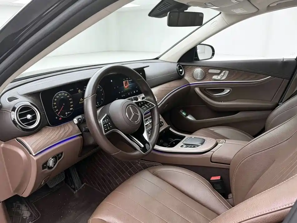 Mercedes-Benz E-Class 2023 — фото 4