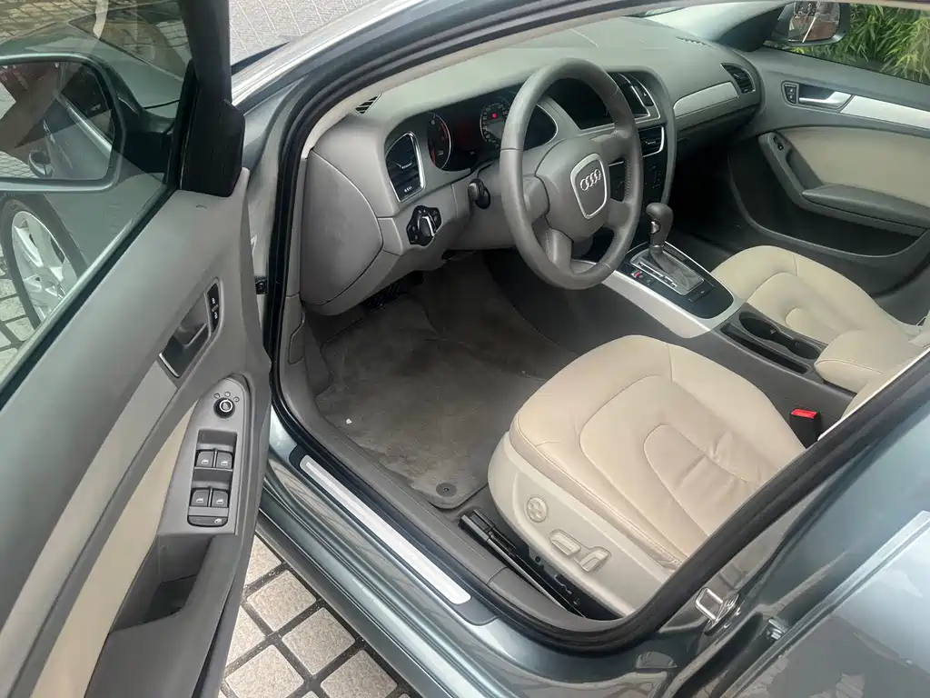 Audi A4L 2010