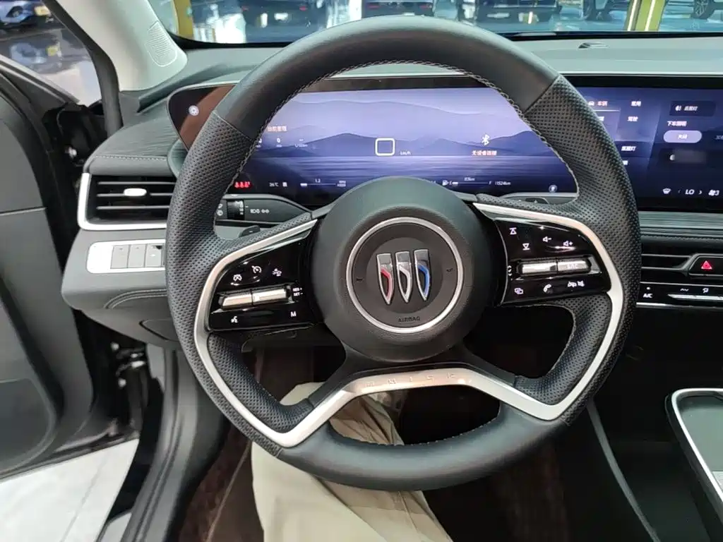 Buick LaCrosse 2025 — фото 11