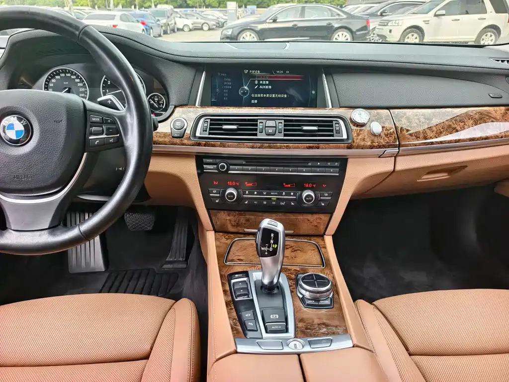 BMW 7 Series 2013 — фото 34