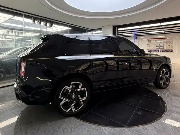 Rolls-Royce Cullinan 2021