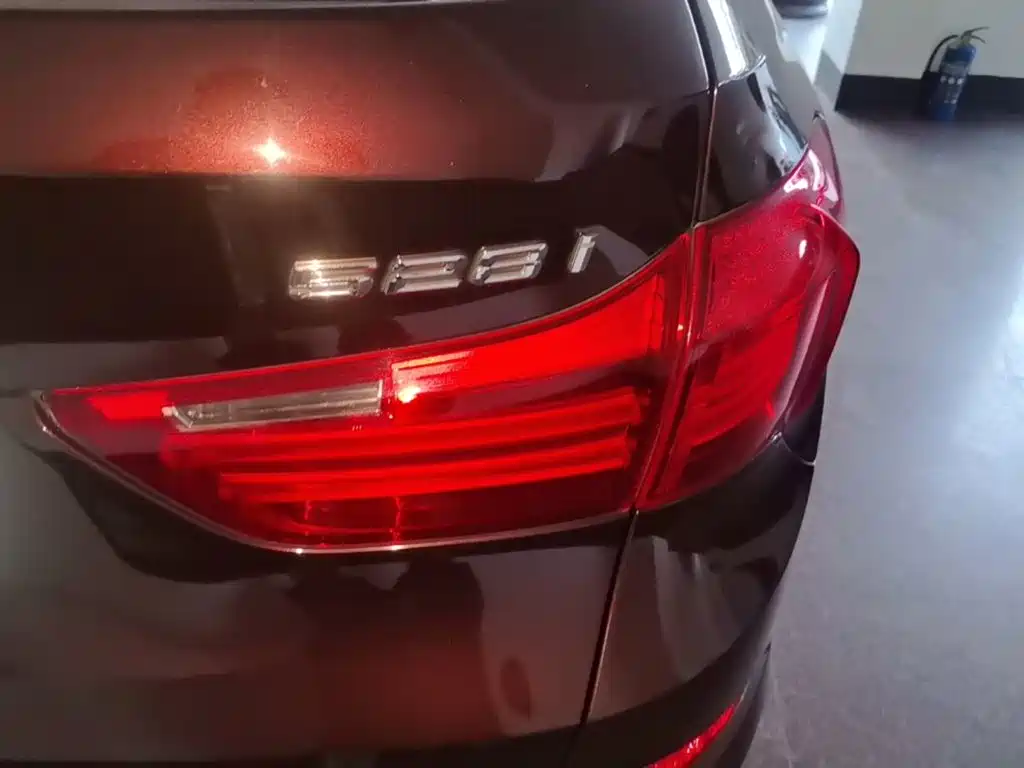 BMW 5 Series GT 2016 — фото 8