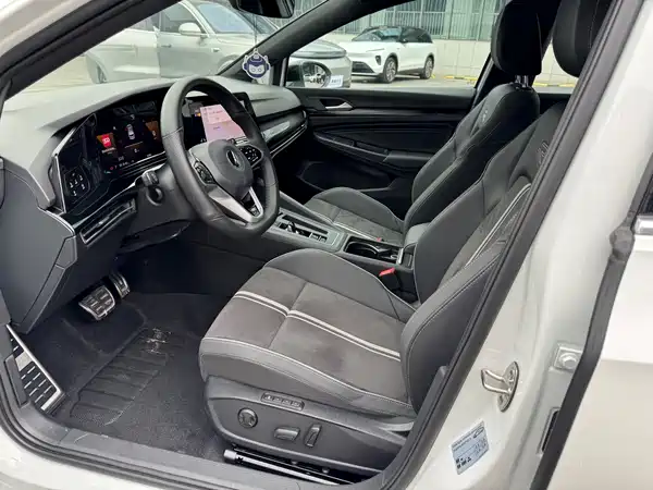 Volkswagen Golf 2023