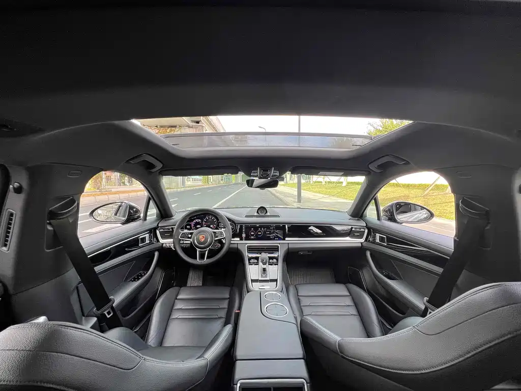 Porsche Panamera 2018 — фото 18