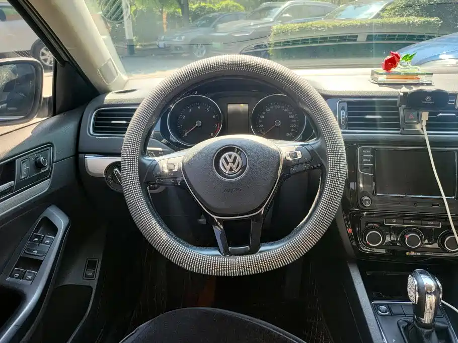 Volkswagen Sagitar 2018 — фото 15