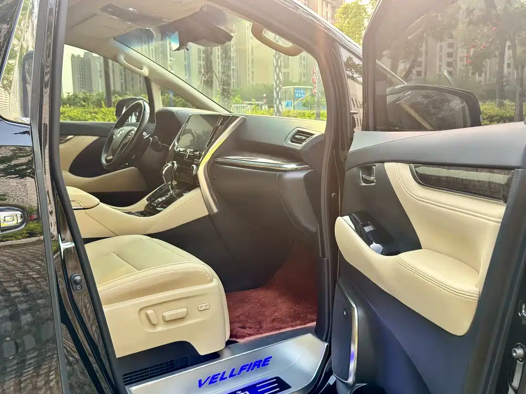 Toyota Vellfire 2022 — фото 8