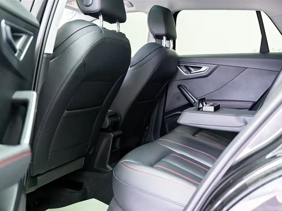 Audi Q2L 2024