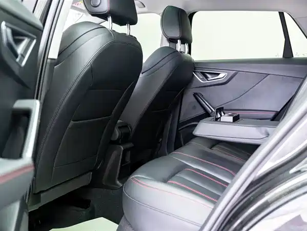 Audi Q2L 2024