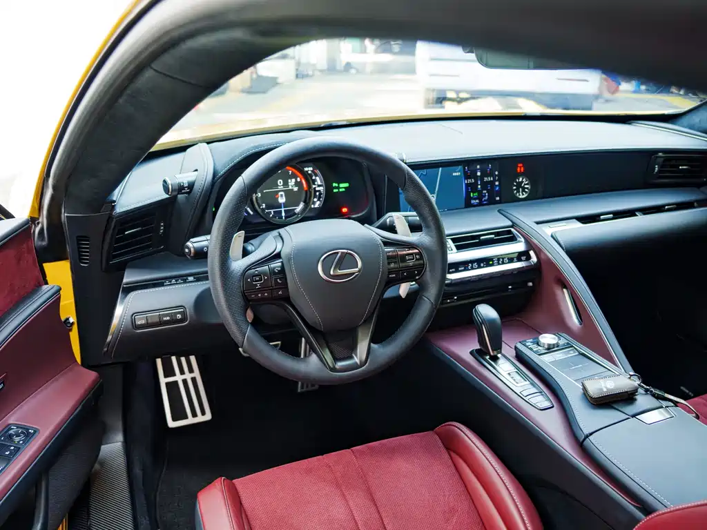 Lexus LC 2018 — фото 7