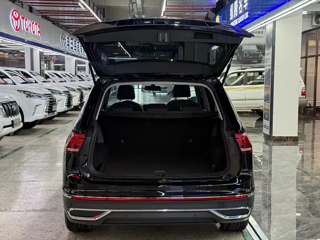 Volkswagen Tiguan L 2023