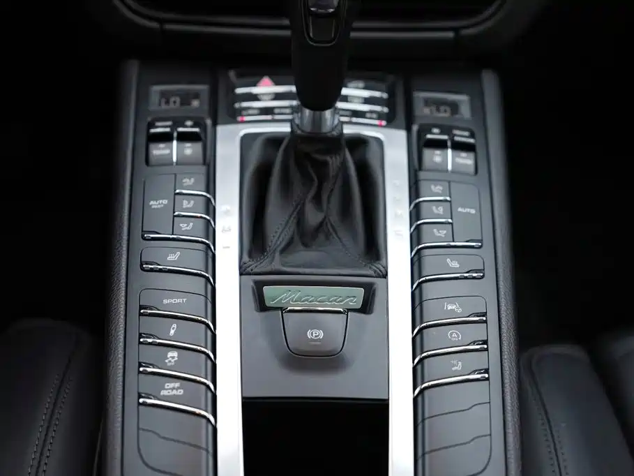 Porsche Macan 2021 — фото 15