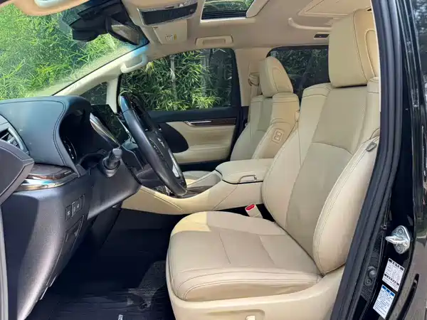 Toyota Alphard 2023