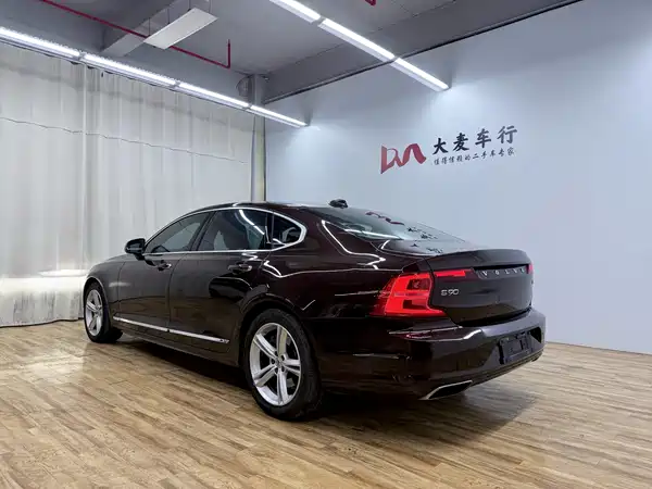 Volvo S90 2019