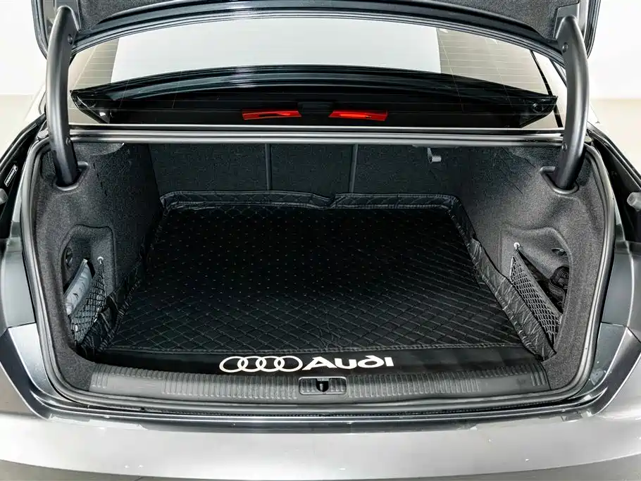 Audi A4L 2023 — фото 23