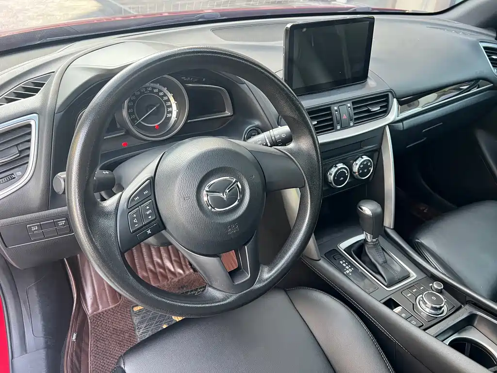 Mazda CX-4 2017 — фото 15