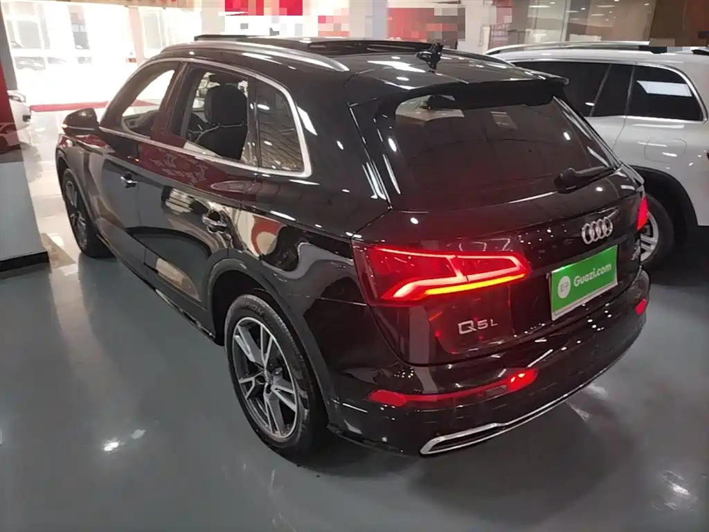 Audi Q5L 2020 — фото 5