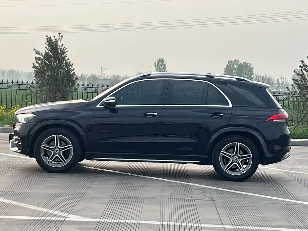 Mercedes-Benz GLE 2019 — фото 2