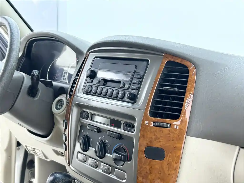 Toyota Land Cruiser 2006 — фото 10