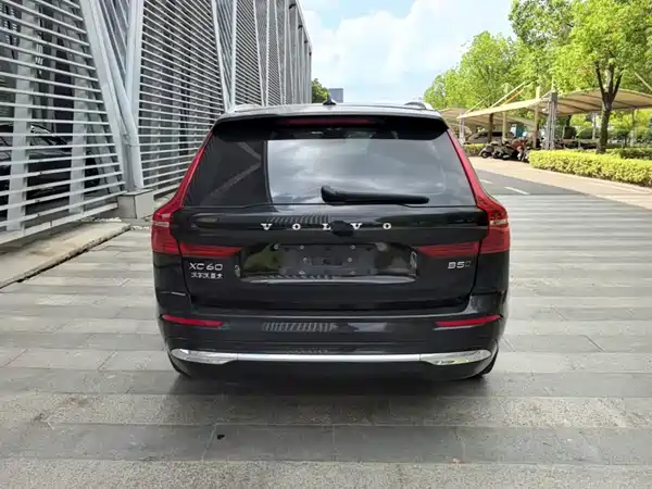 Volvo XC60 2022