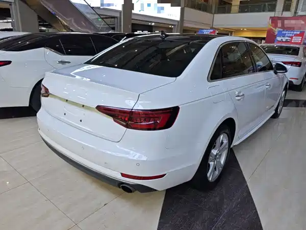 Audi A4L 2018