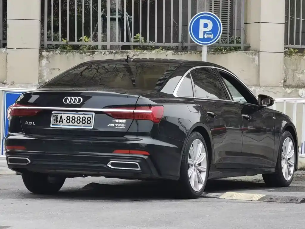 Audi A6L 2022