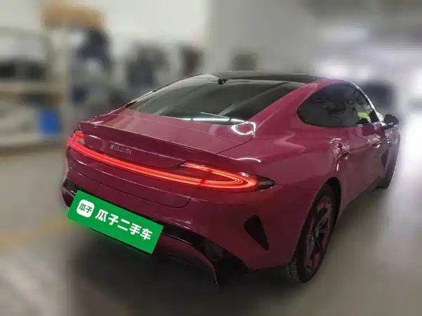 Xiaomi SU7 2025