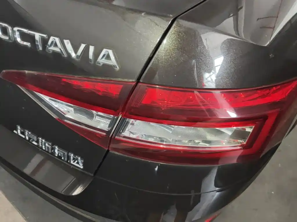 Skoda Octavia 2017 — фото 8