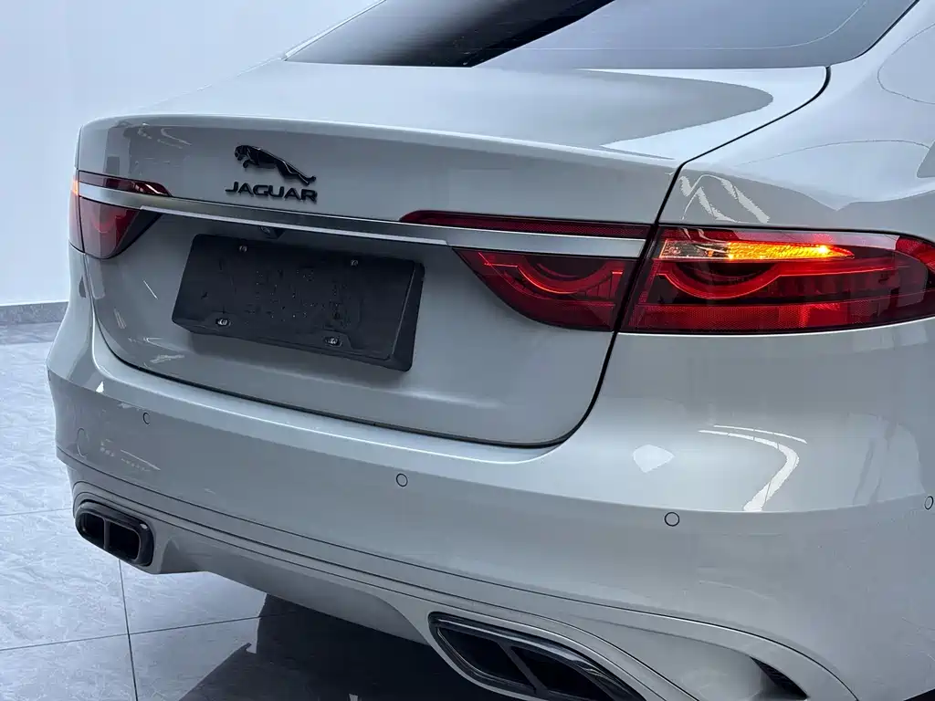 Jaguar XFL 2025 — фото 14