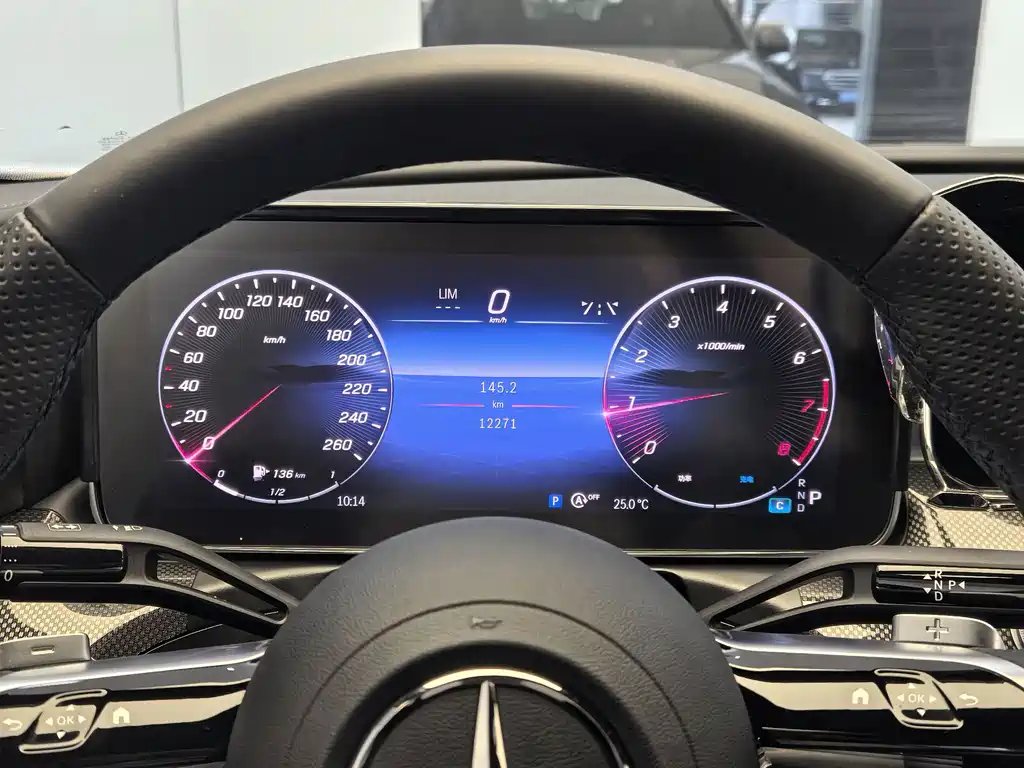 Mercedes-Benz C-Class 2024 — фото 18