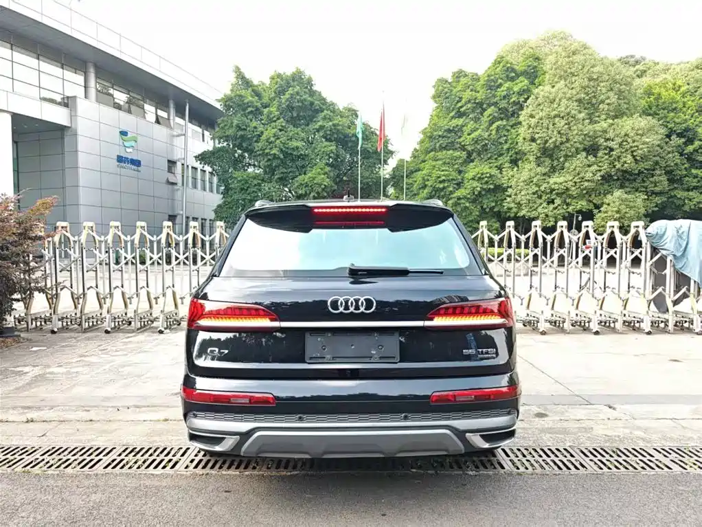 Audi Q7 2020 — фото 5