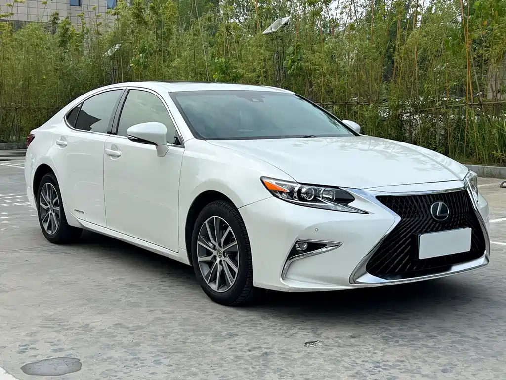 Lexus ES 2016 — фото 3