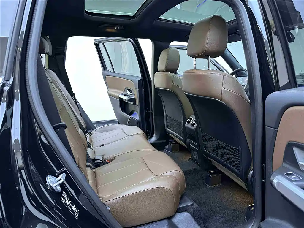 Mercedes-Benz GLB 2023 — фото 11
