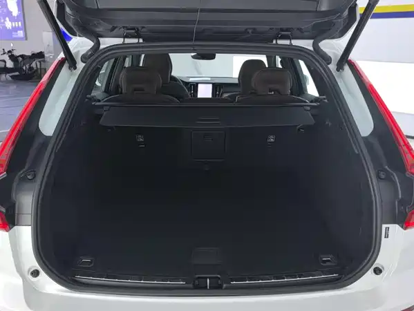 Volvo XC60 2025