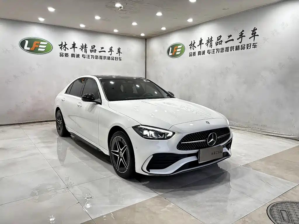 Mercedes-Benz C-Class 2024 — фото 3