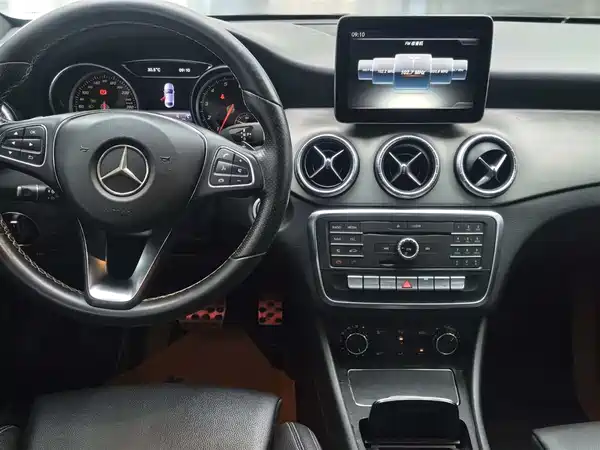 Mercedes-Benz CLA 2017