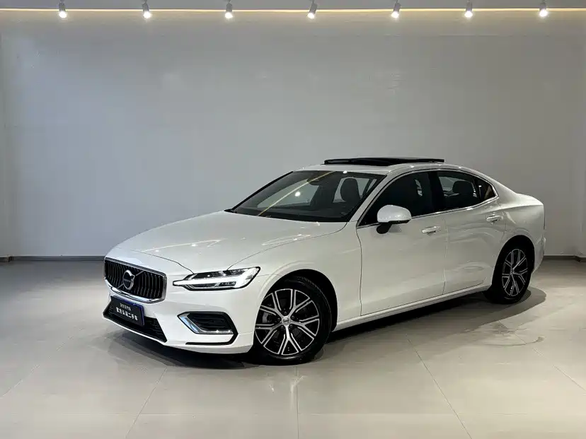 Volvo S60 2025