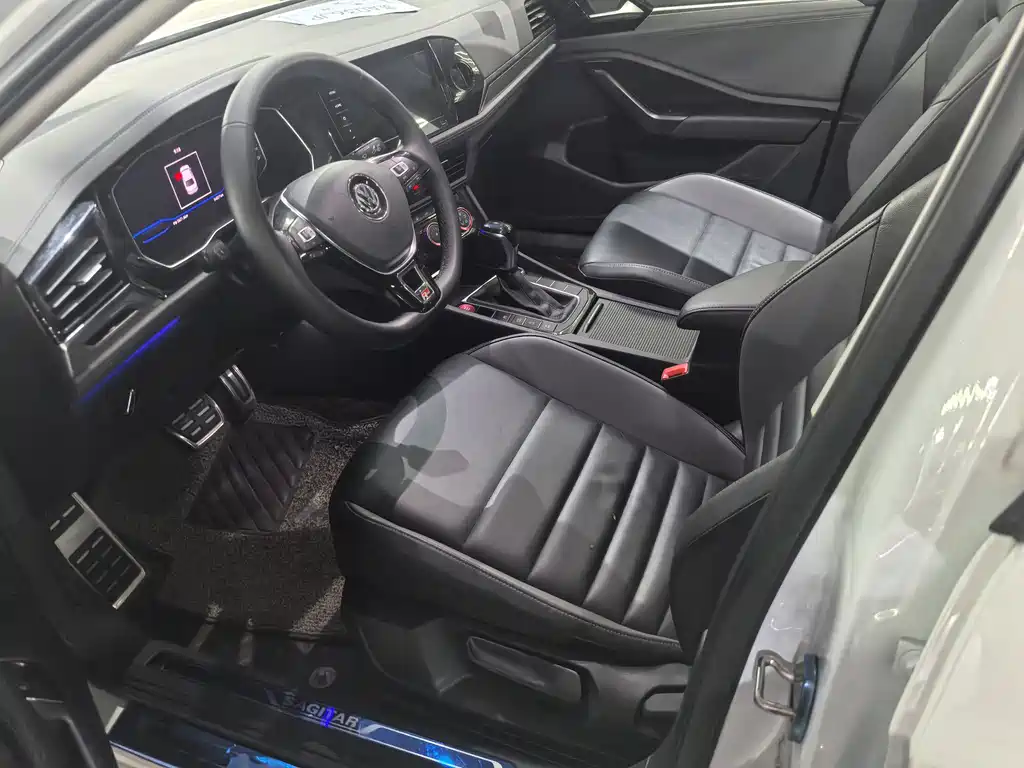 Volkswagen Sagitar 2020