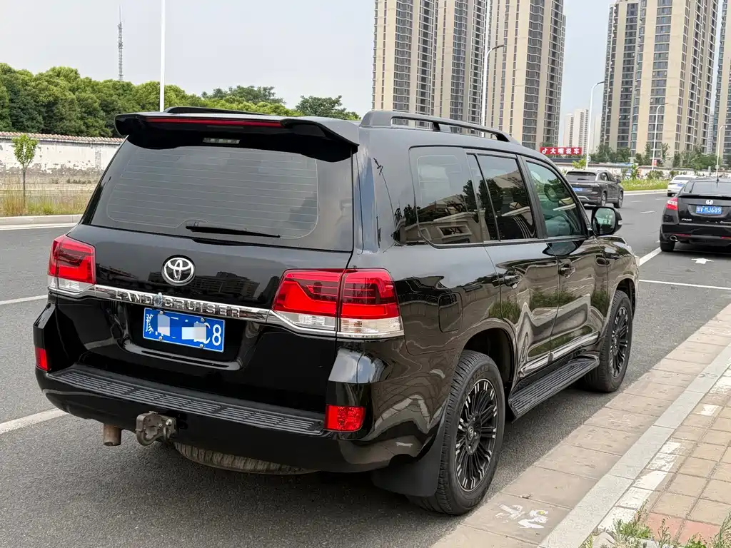 Toyota Land Cruiser 2019 — фото 17