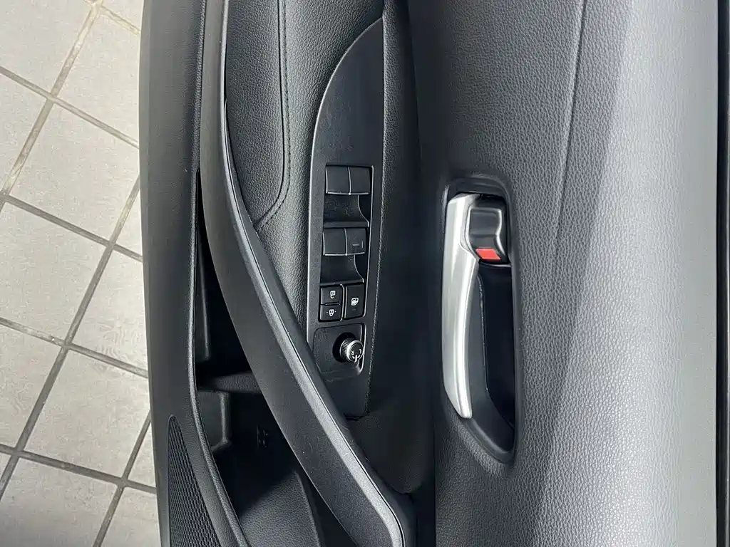 Toyota Corolla 2023 — фото 15