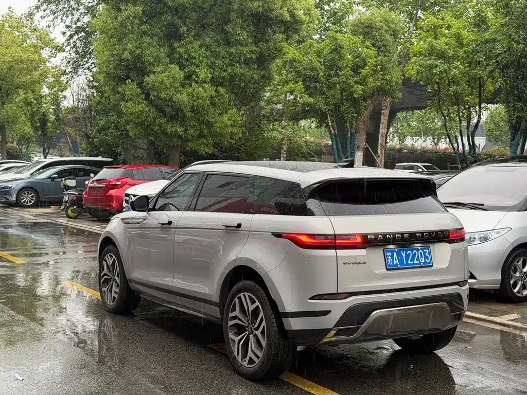 Land Rover Evoque 2024 — фото 8