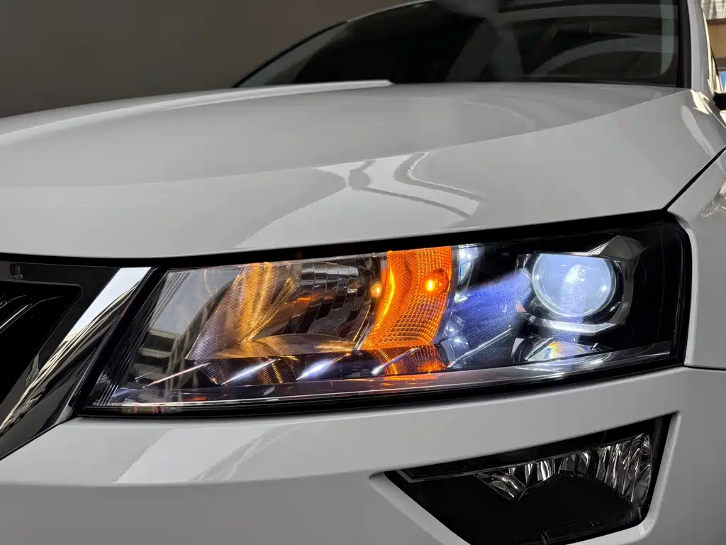 Skoda Karoq 2022 — фото 23