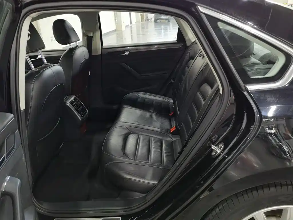 Volkswagen Passat 2019 — фото 15