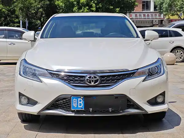 Toyota Reiz 2015