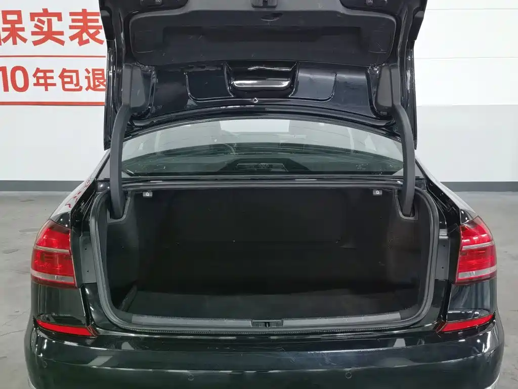 Volkswagen Passat 2019 — фото 16